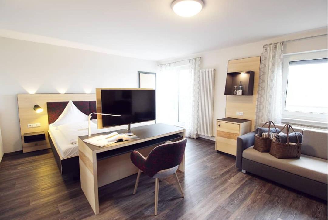 Hotel-Restaurant Schwedi Лангенарген Екстериор снимка