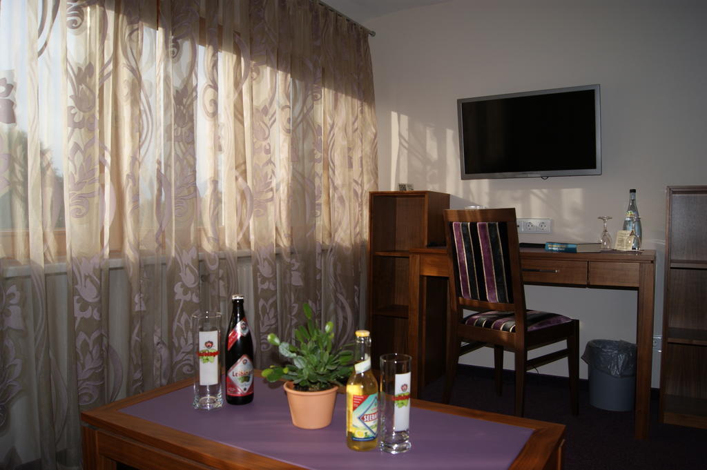 Hotel-Restaurant Schwedi Лангенарген Стая снимка