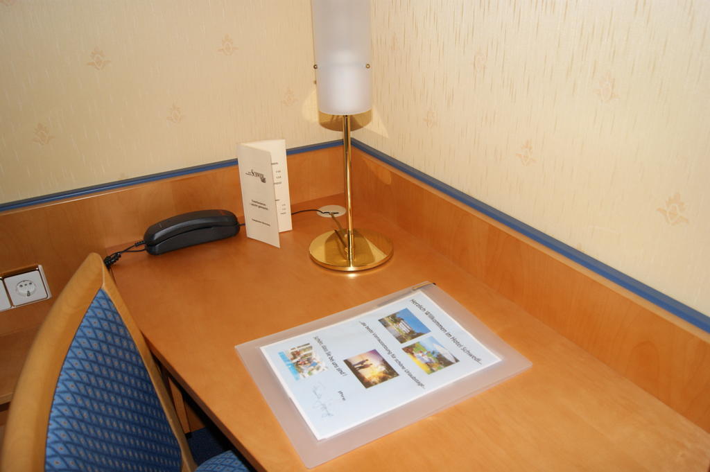 Hotel-Restaurant Schwedi Лангенарген Стая снимка